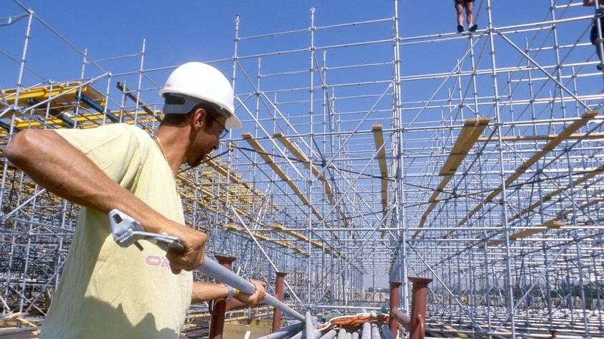 Caldo eccessivo? «Stop per i lavoratori esposti»