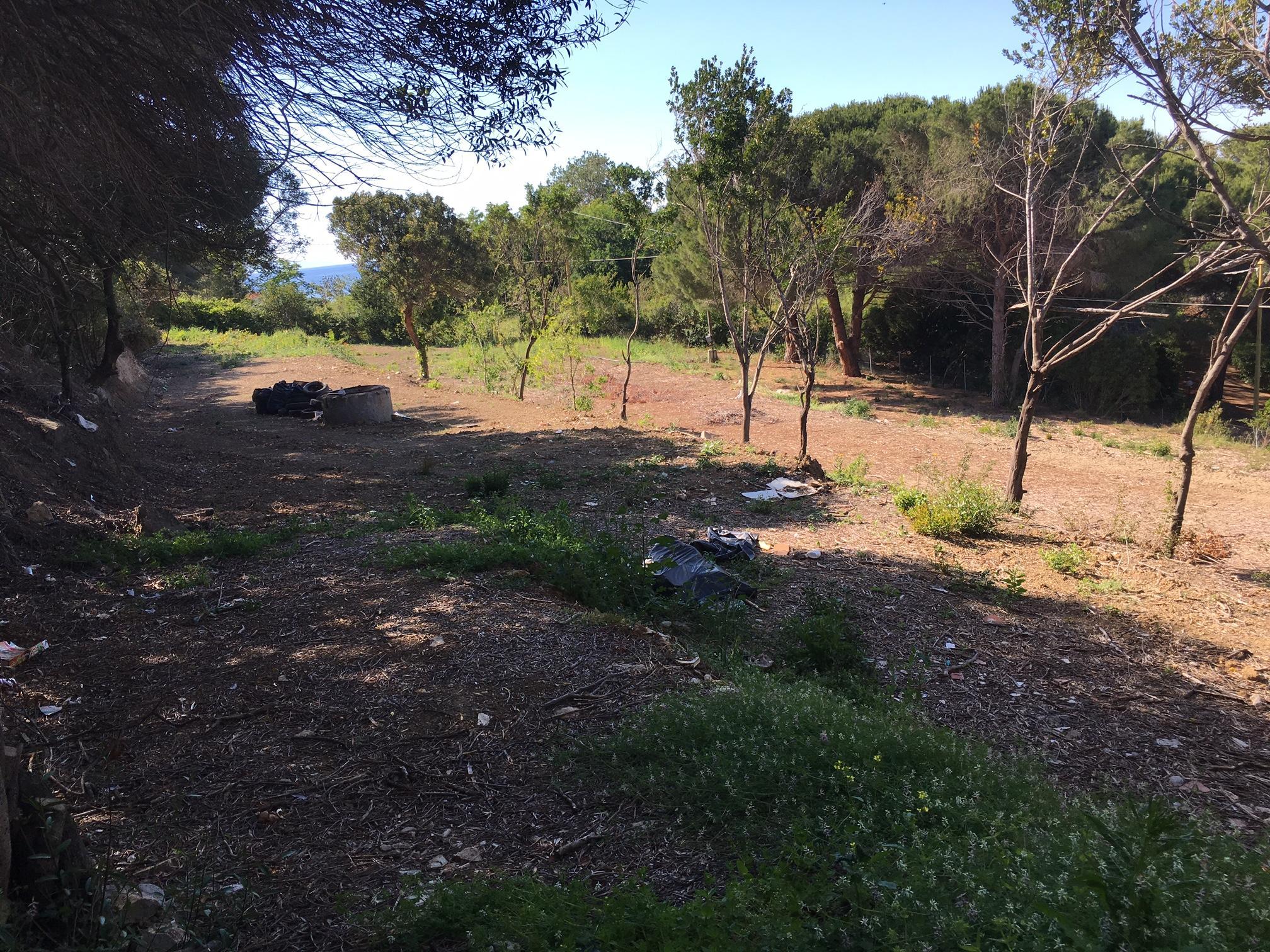 Uno dei terreni di Acquaviva su cui dovrebbe sorgere un parcheggio temporaneo