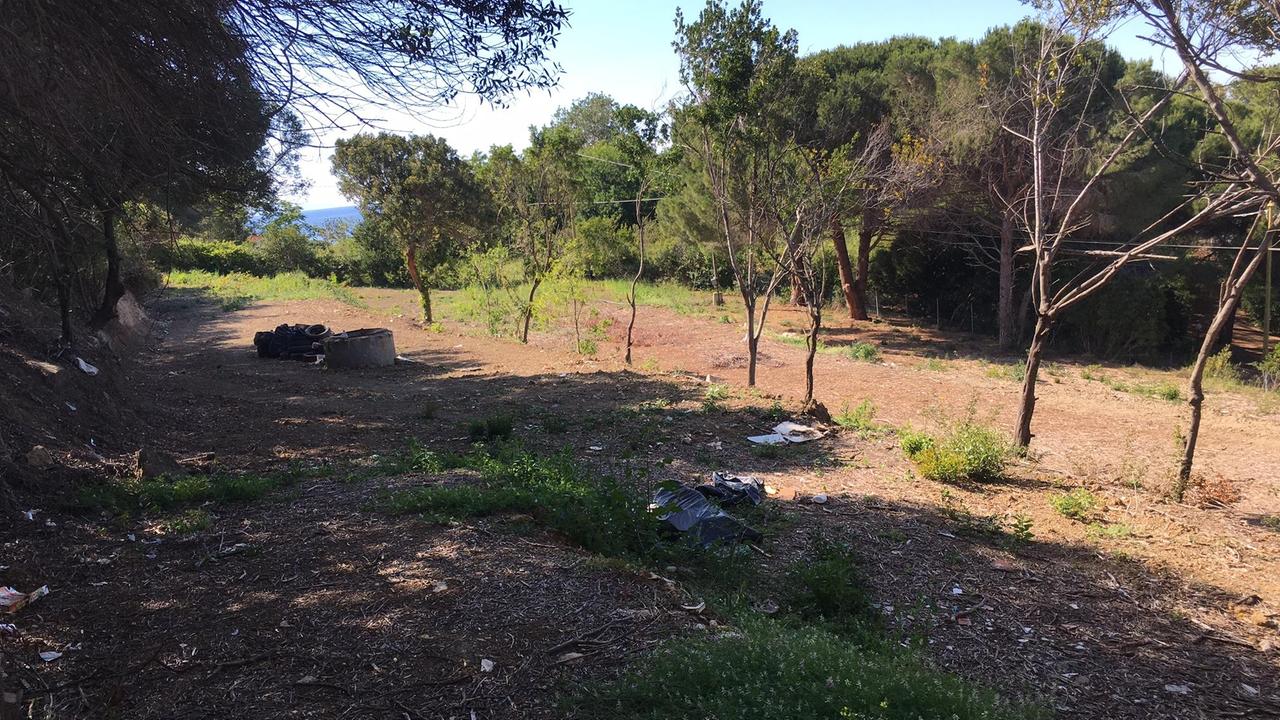 Uno dei terreni di Acquaviva su cui dovrebbe sorgere un parcheggio temporaneo