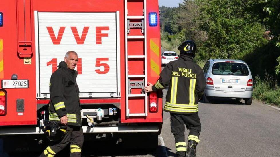 Camper si ribalta in galleria, paura sulla A15