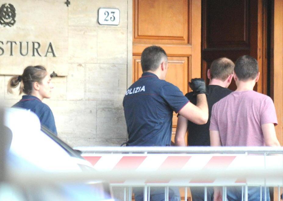 Farmacista regala l’incasso rubato al muratore che ha fatto arrestare il ladro 