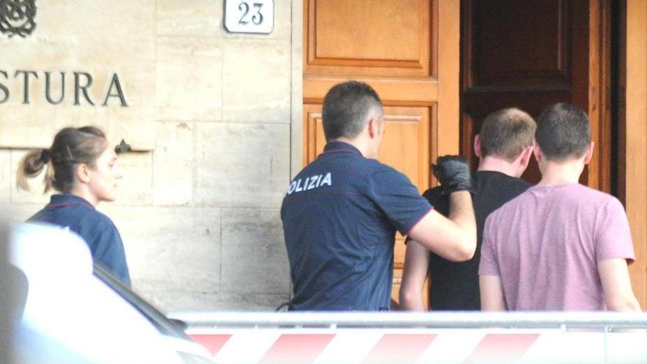 Farmacista regala l’incasso rubato al muratore che ha fatto arrestare il ladro