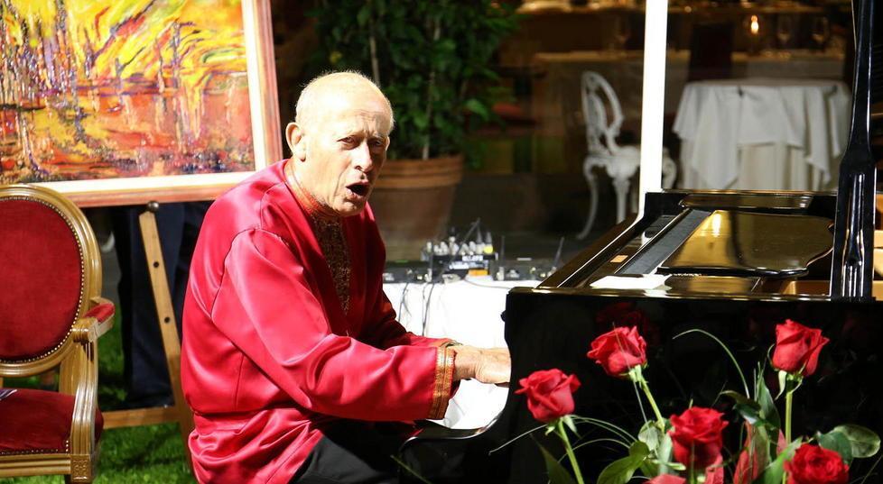 David Helfgott durante il concerto al Grand Hotel & La Pace (Foto Nucci)