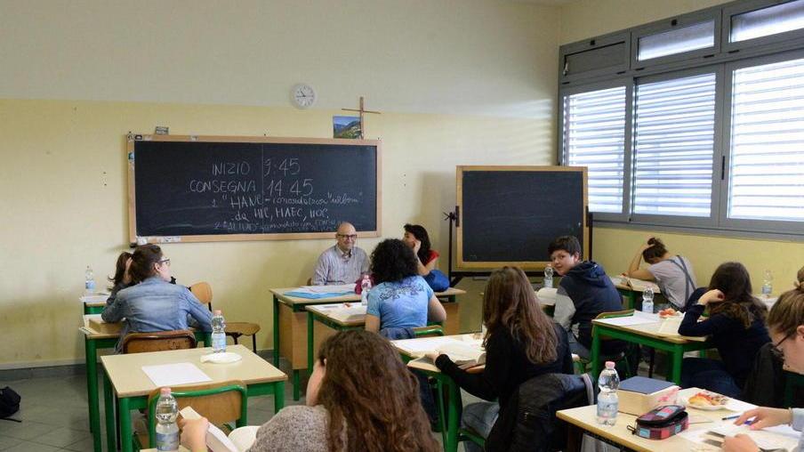 Studenti meritevoli, aperto il bando per i contributi