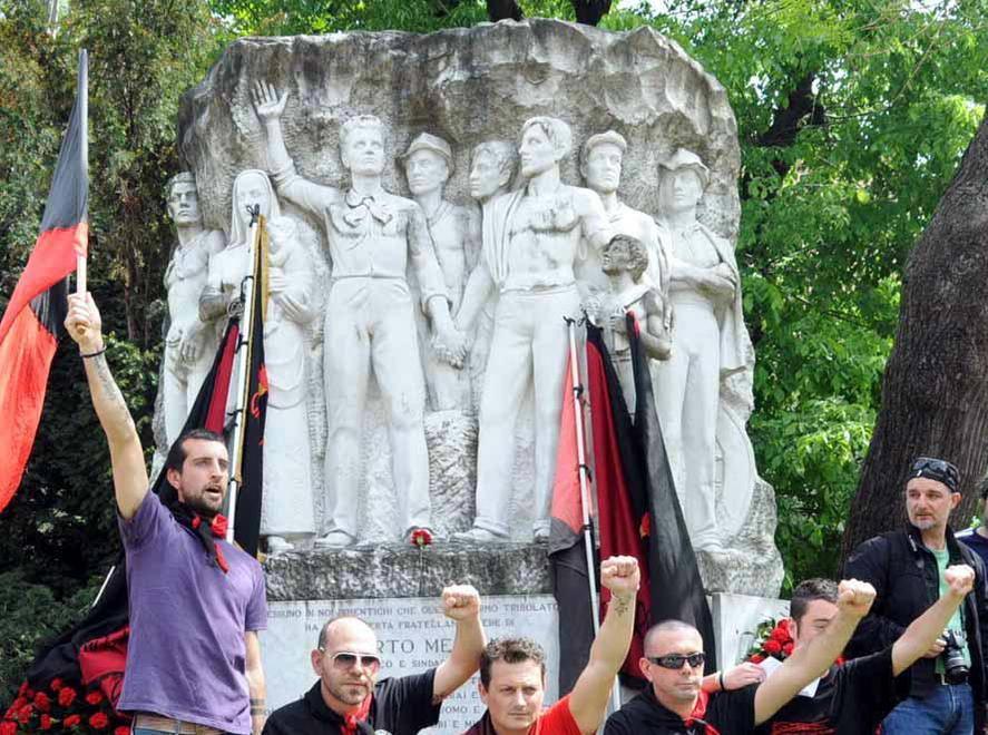 Due big del marmo “adottano” il monumento a Alberto Meschi
