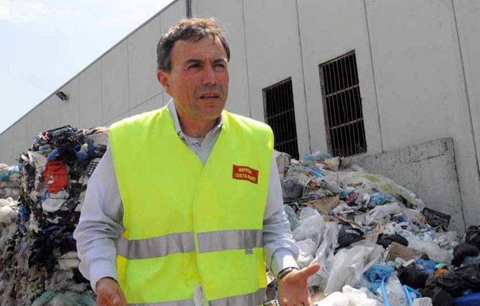 Ma Costa rilancia: rifiuti da tutta la regione 