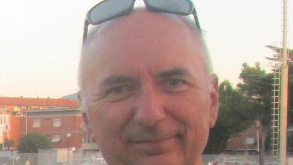 Il professor Giuseppe Pecorini va in pensione dopo 44 anni a scuola