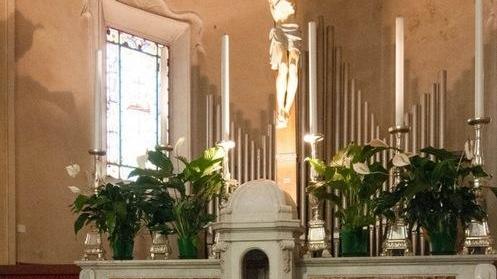 «Sgomento per il gesto sacrilego»