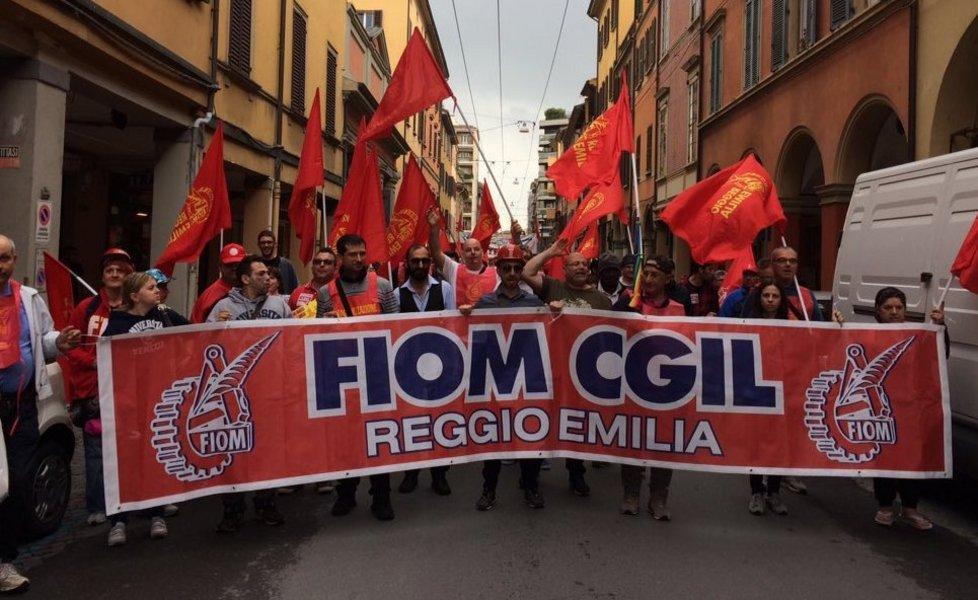 I metalmeccanici in piazza le aziende reggiane al palo 