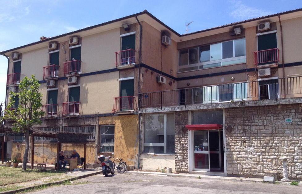L’ex hotel Atleti diventa un centro profughi per 80 migranti 