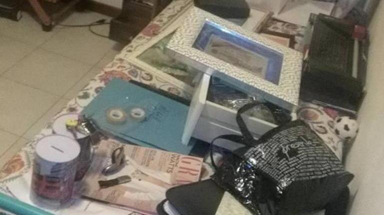 Prima gli rubano in auto poi gli svaligiano la casa
