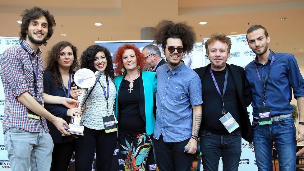 La premiazione del gruppo Going to Samoa (Foto Nucci)