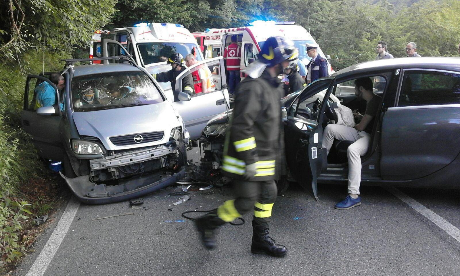 I mezzi coinvolti nell'incidente di Sasseta