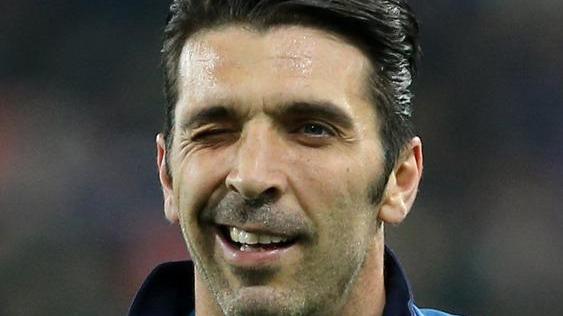 Domani show e partita al pontile di Lido