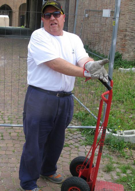 Daniele, in pensione dopo una vita di lavoro in Comune