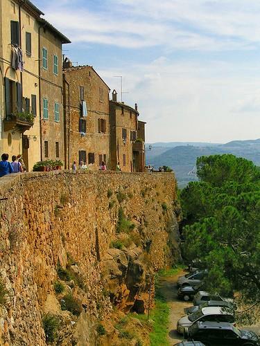 Un tratto delle mura di Pienza