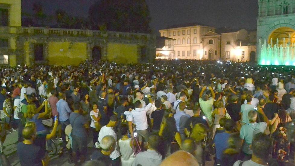 Movida, mille firme contro i divieti