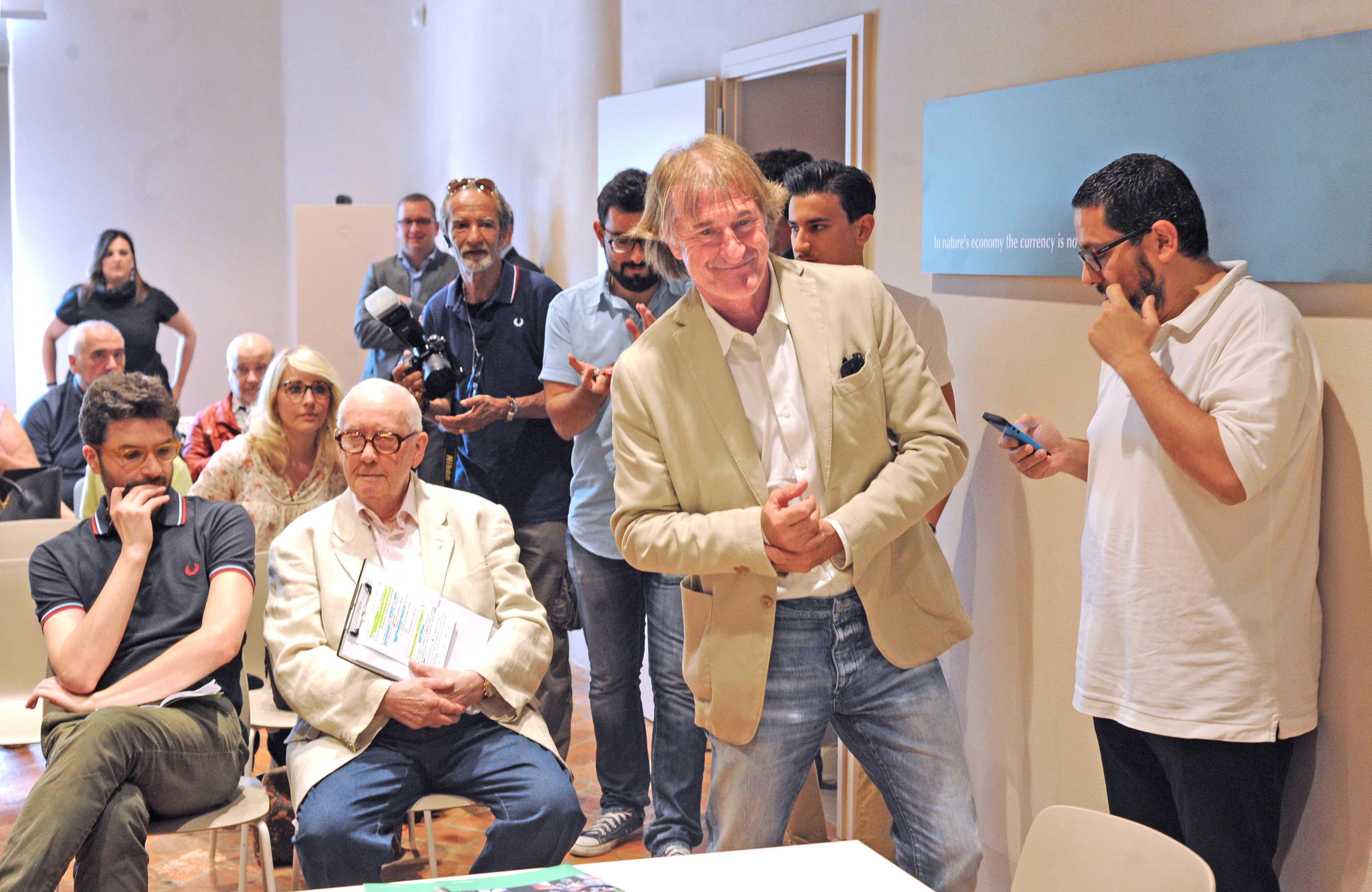 Remondina al suo arrivo in conferenza stampa (Foto Gori)