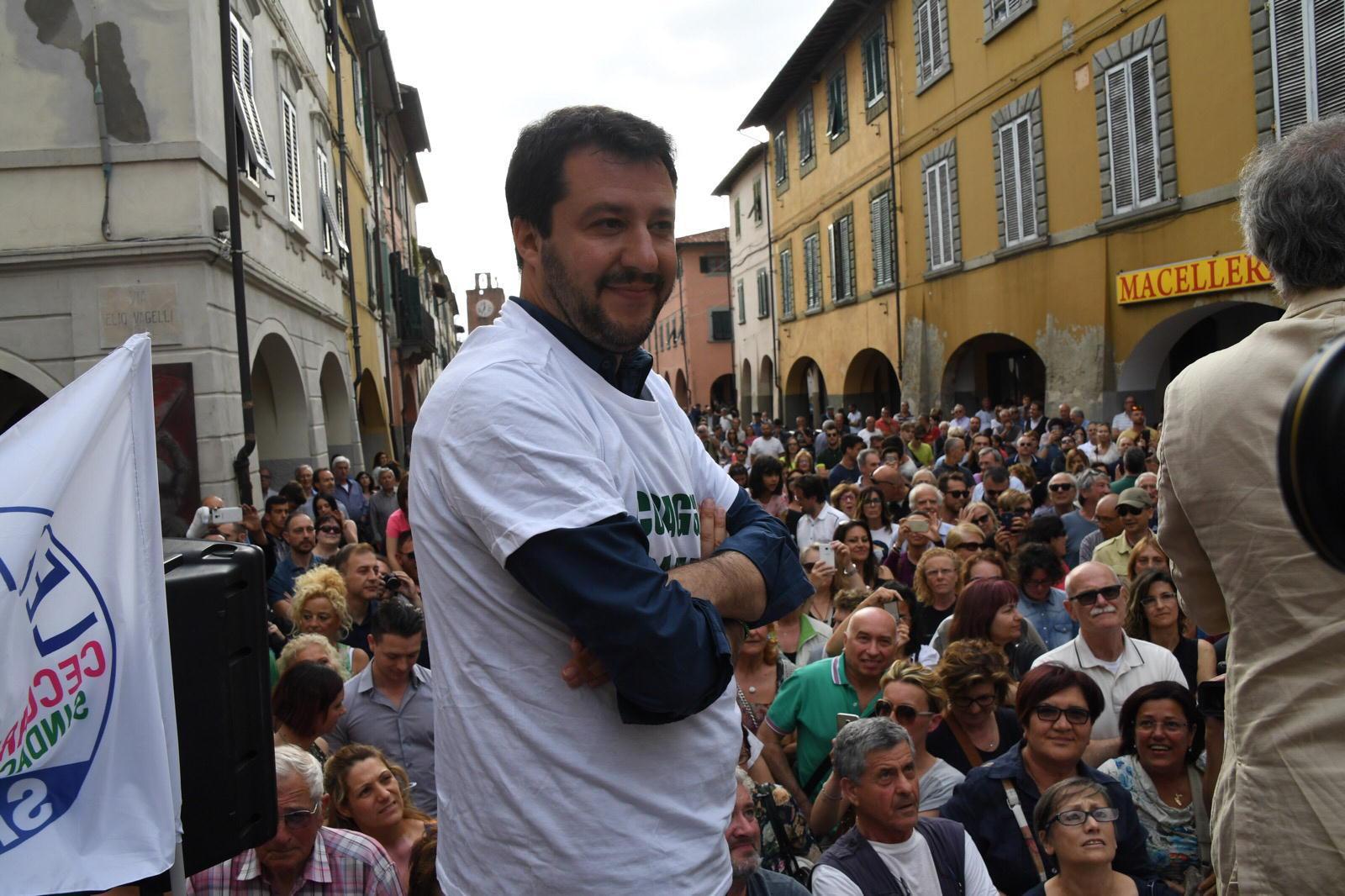 Matteo Salvini in corso Matteotti a Cascina