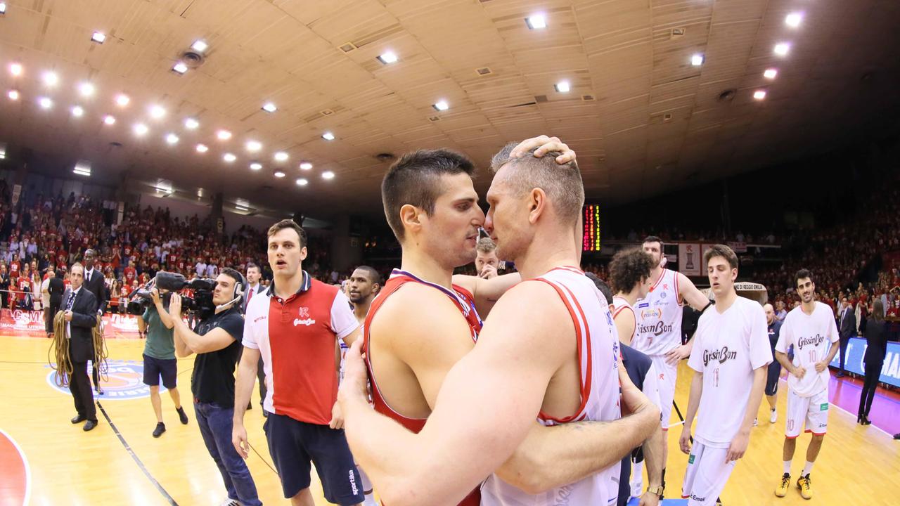 Grissin Bon, il sogno è finito: l'EA7 Milano vince lo scudetto a Reggio Emilia