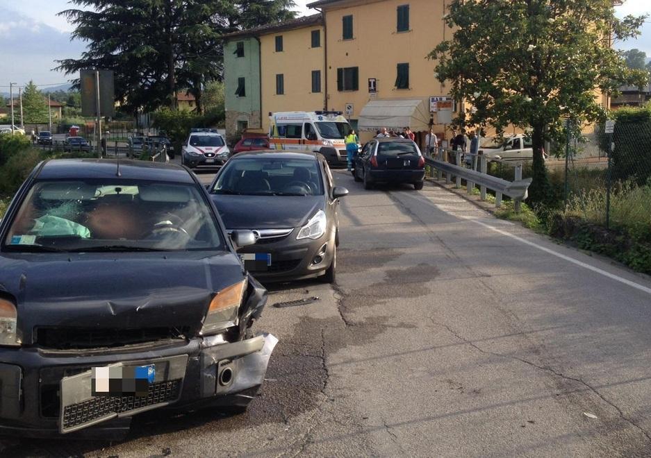 Tre donne ferite in un tamponamento