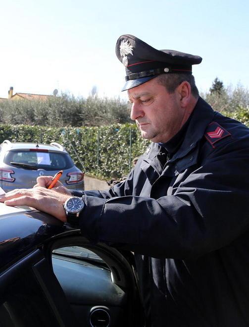 È ai domiciliari ma va in giro per il centro: arrestato 
