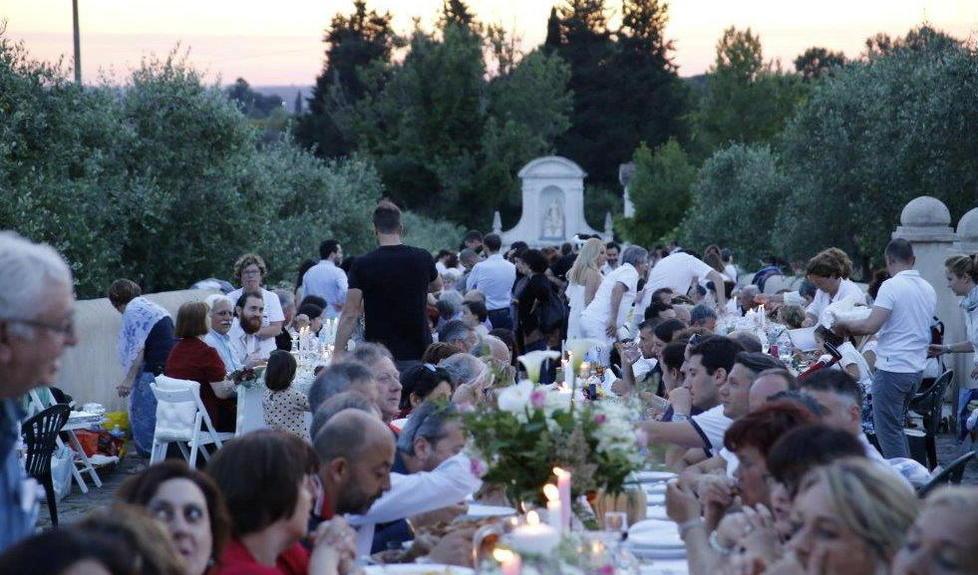 In settecento a cena sotto le stelle 