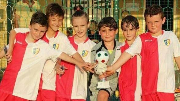 Piccoli Amici scendono in campo Applausi e tante belle azioni