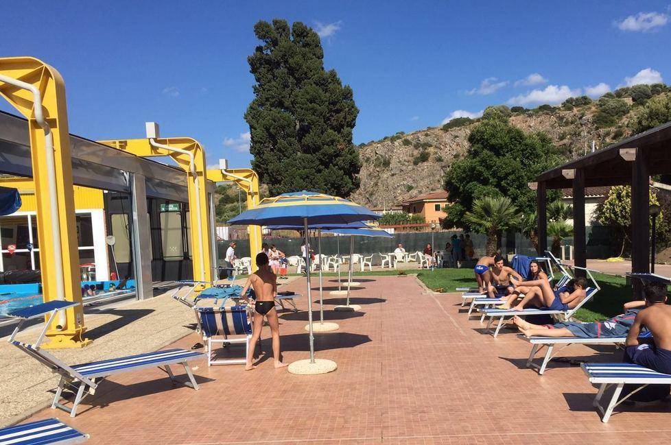 Estate in piscina: nuoto e giochi per tutti