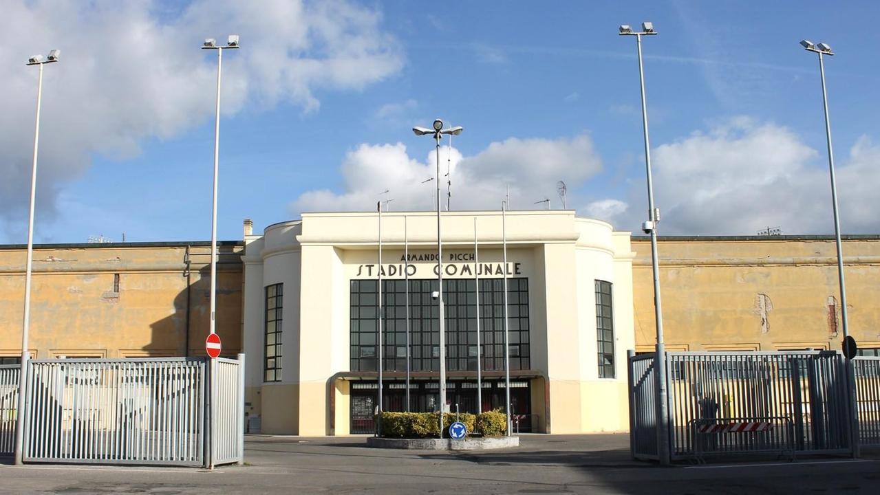 Stadio promosso dopo una riunione infinita