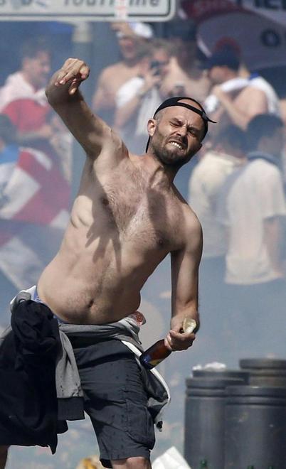 Pugno duro: carcere per gli hooligans 
