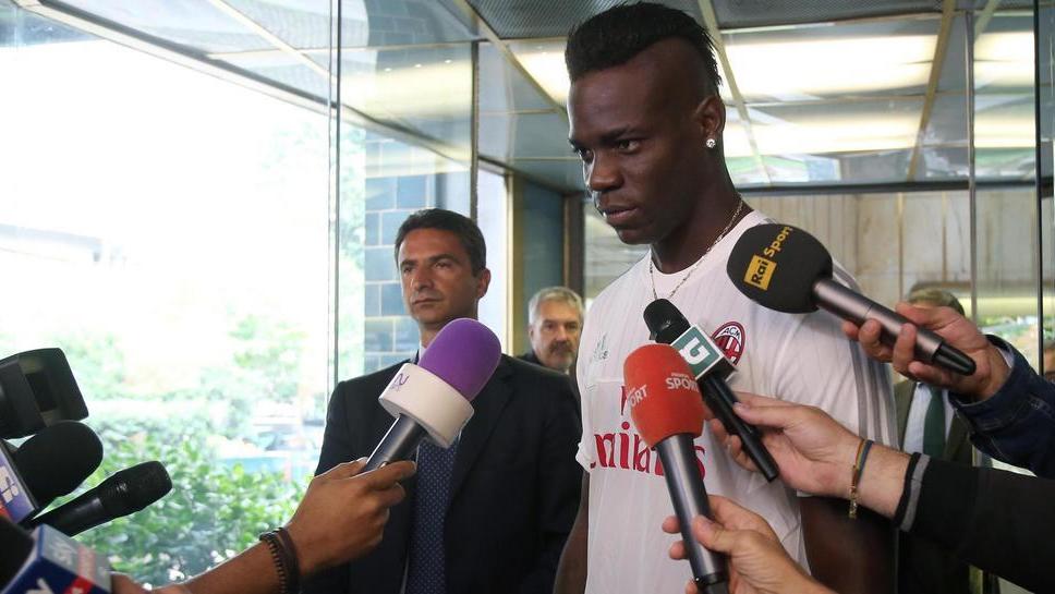 Balotelli ci ricasca: notte brava con rissa in discoteca a Lonato