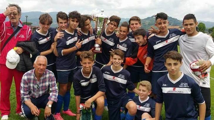 La squadra dei Giovanissimi della società Giovani Via Nova