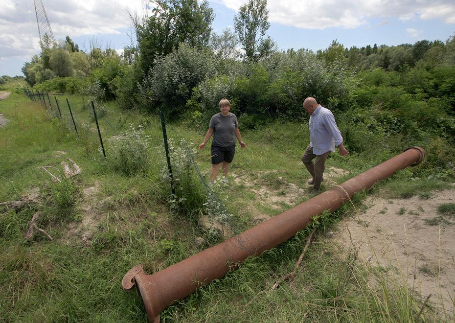 Modena: «Cantiere allagato ridotto a discarica» 