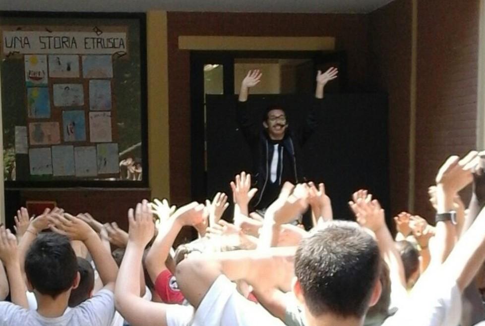Scuola Borsi, festa con lancio di palloncini
