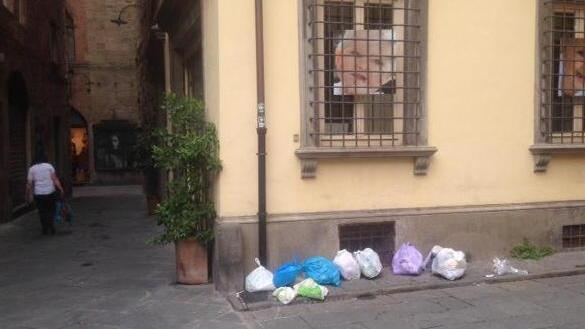 Niente porta a porta Lucca affoga nei rifiuti