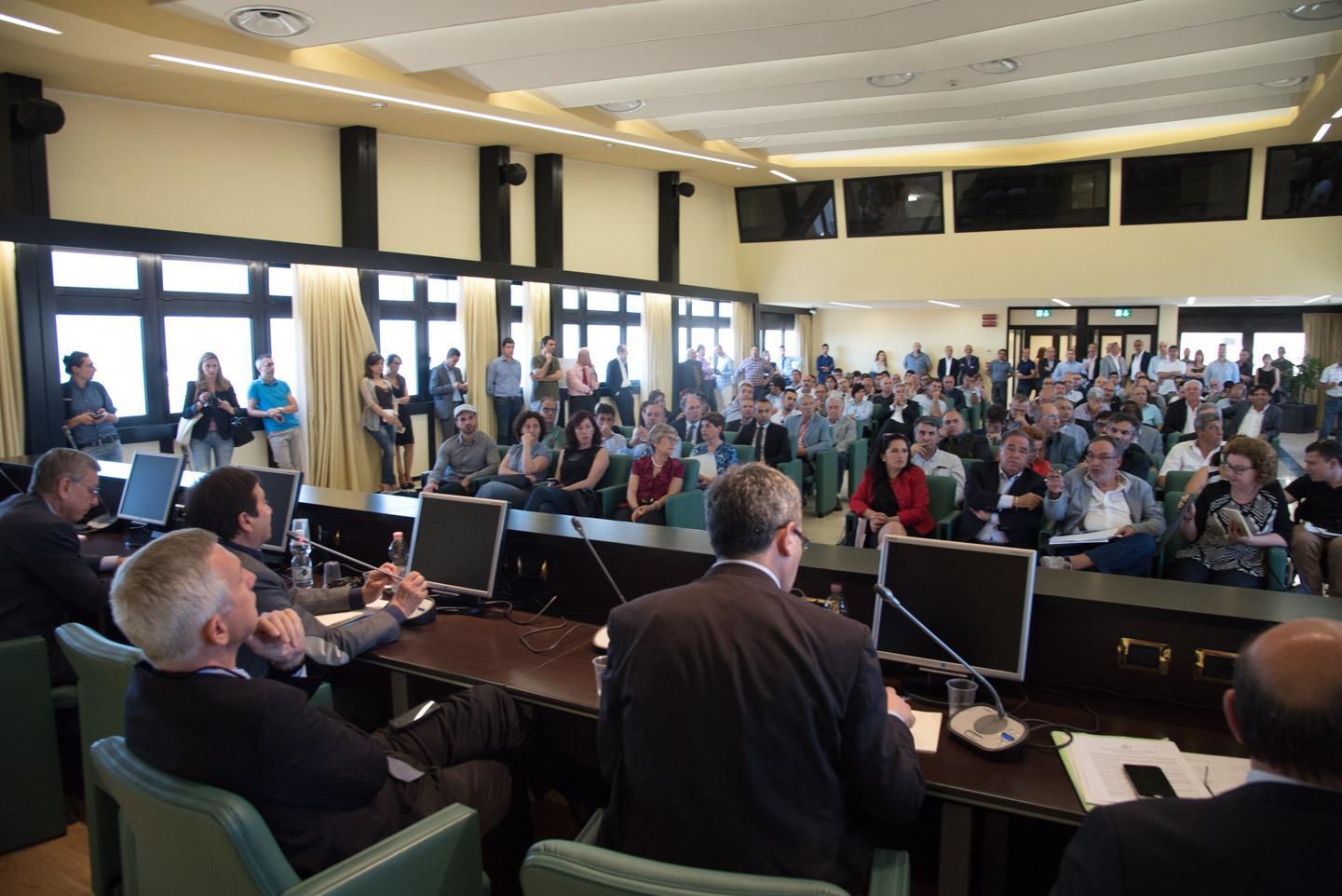 Caos acqua, sui conguagli sindaci sardi divisi