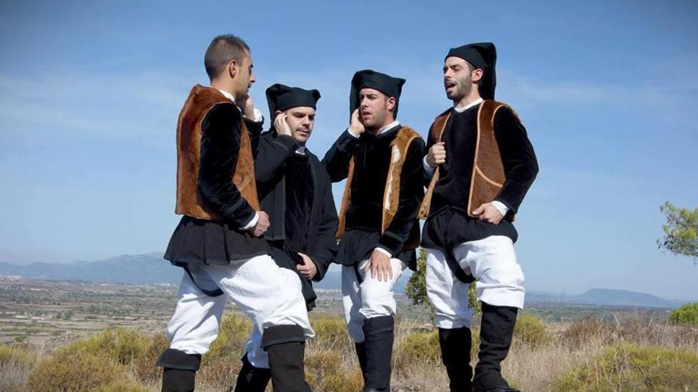 Sassari, con Abetonende il folk diventa trendy