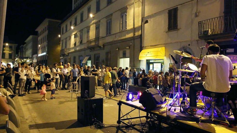Luglio, torna la voglia di aprire il martedì