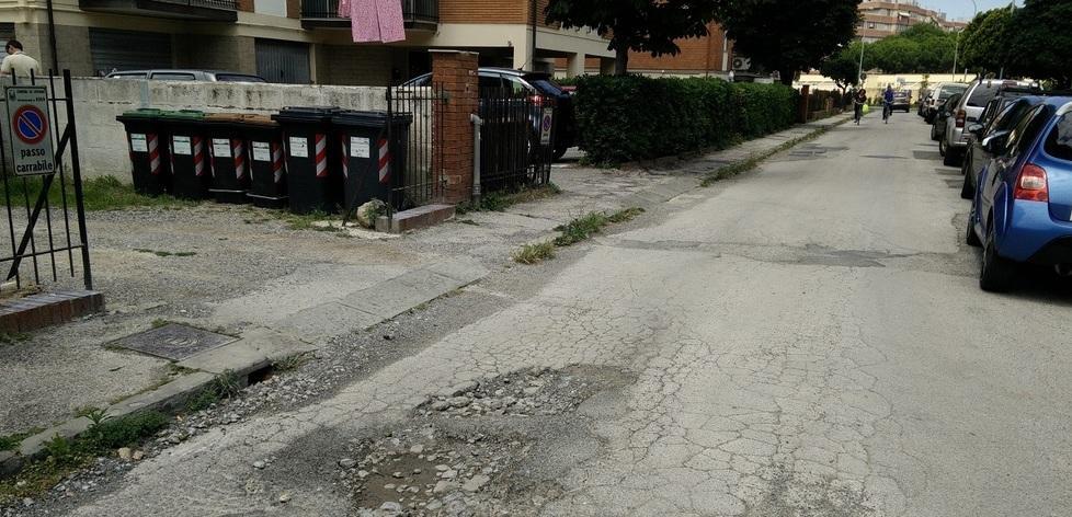 Sull’asfalto di via Coen un film dell’orrore