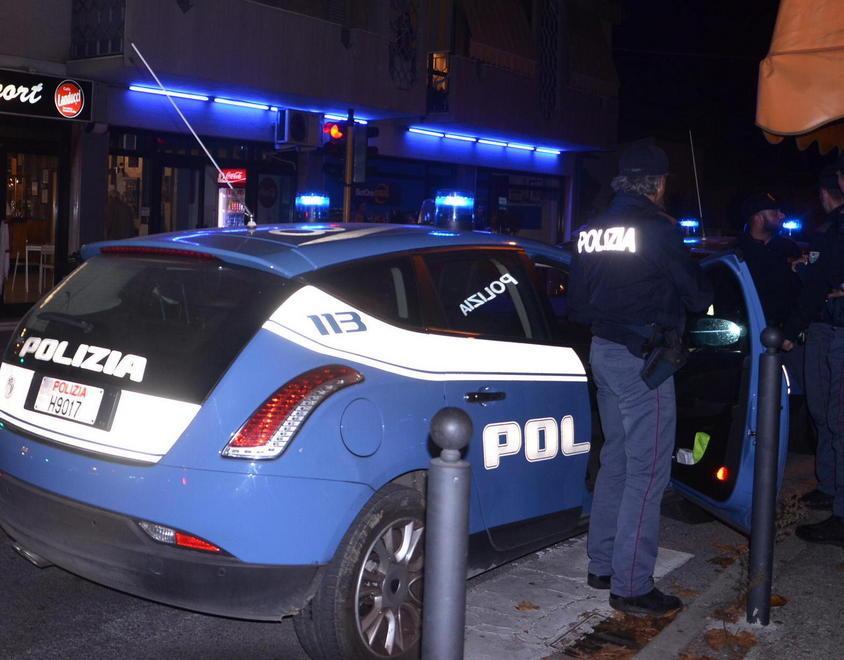 Ruba un’auto e ne spacca 4 «Sono nervoso per il digiuno» 