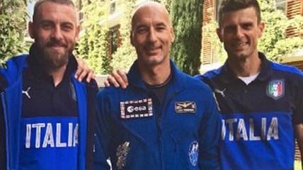 L’astronauta Parmitano lancia in orbita gli azzurri