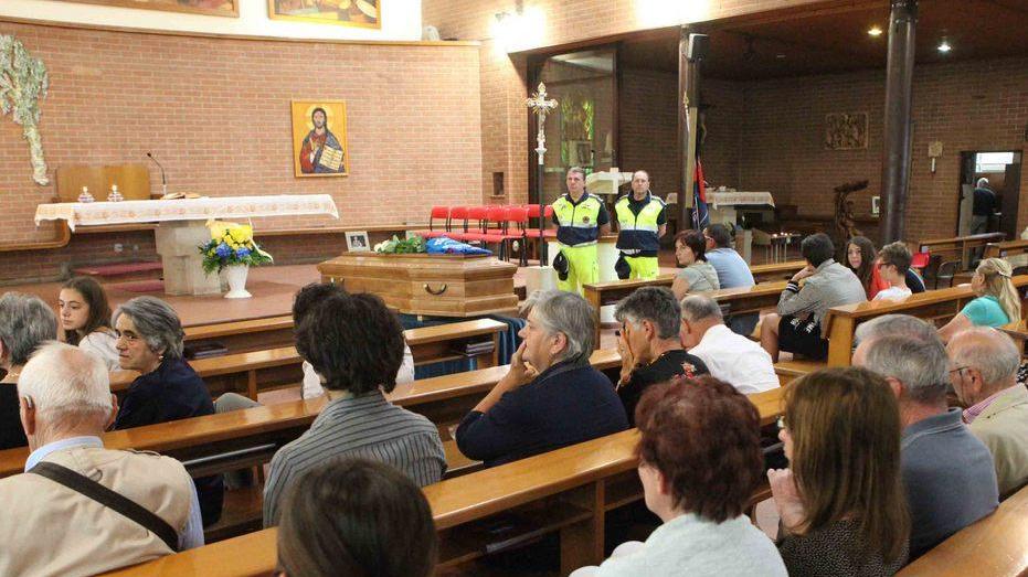 Una folla commossa per l’addio a Umberto Guidetti