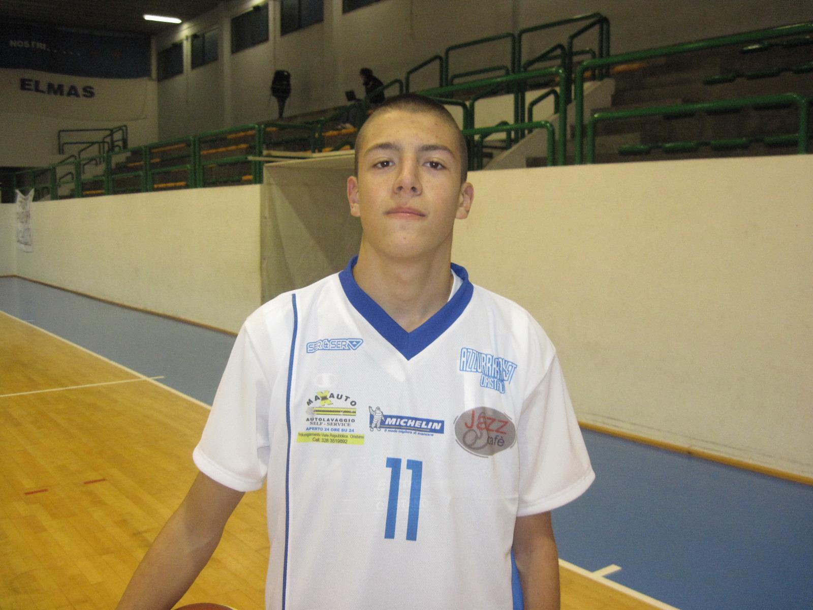 Luca Porru con la maglia dell'Azzurra Basket nell'ultima stagione in cui ha giocato prima dello stop