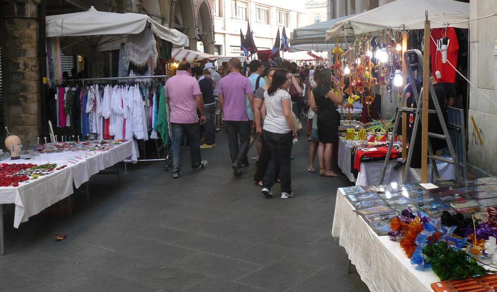 Banchi dal Duomo a Borgo Stretto 