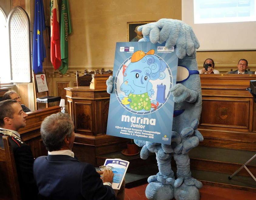 Ecco gli europei di nuoto nel mare di piazza Bovio 