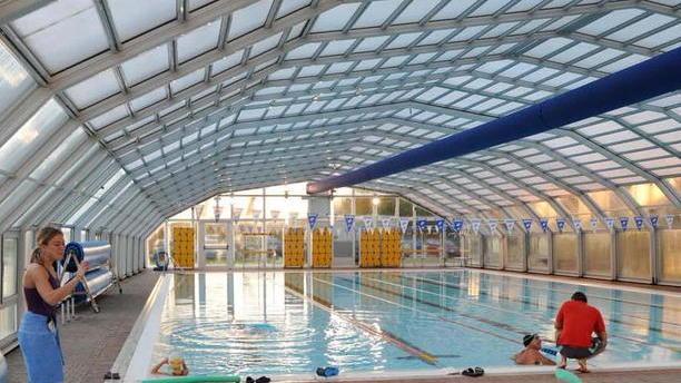 A 3 anni rischia di annegare nella piscina del campeggio