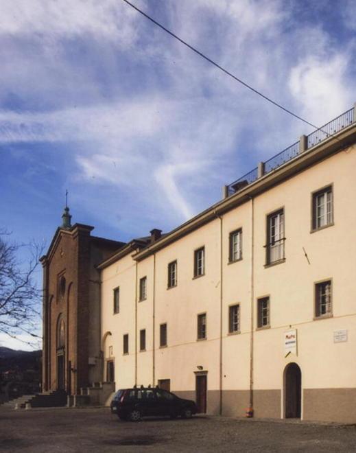 Sei migranti al lavoro per la manutenzione degli ex Cappuccini 