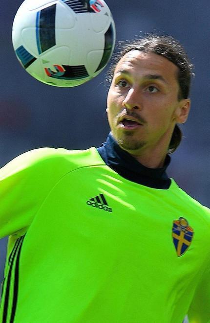 Buffon ai suoi scudieri: Ibra è un bel problema 