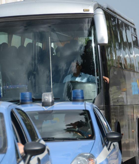 Migranti, altri 44 sbarcati in aereo a Olbia 